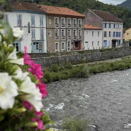 Entre Riviere Et Sommets *