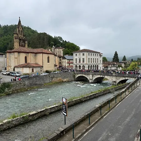 Entre Riviere Et Sommets * Seix